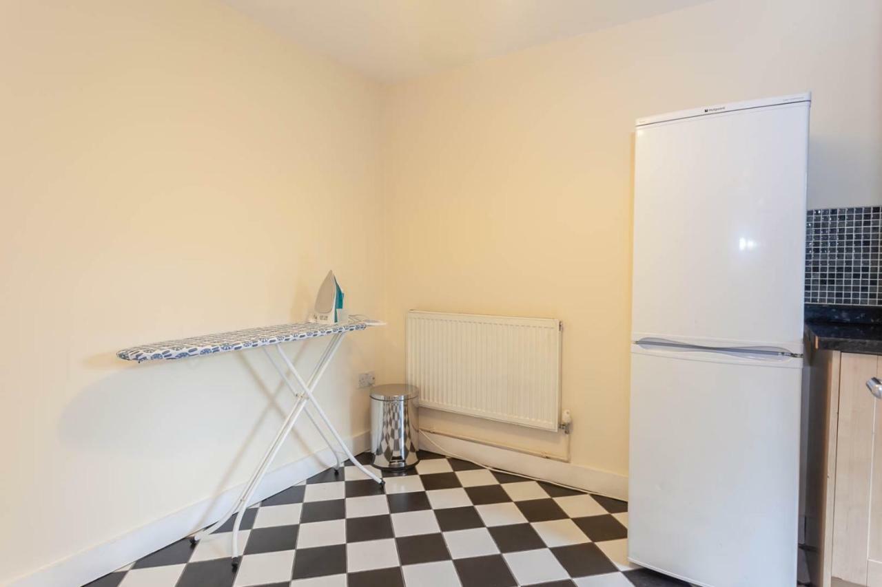 4 Bed Home, Driveway Parking Ideally Located In Latchford, Warrington - Executive St Marys House Exteriér fotografie