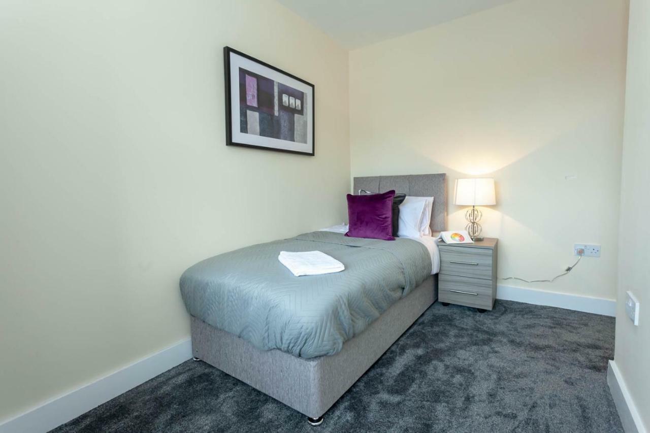 4 Bed Home, Driveway Parking Ideally Located In Latchford, Warrington - Executive St Marys House Exteriér fotografie