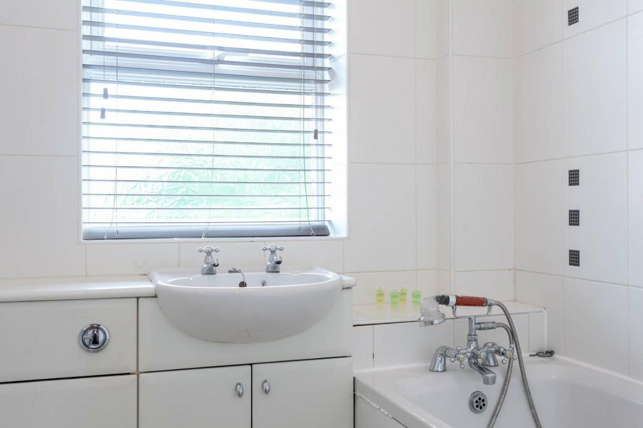 4 Bed Home, Driveway Parking Ideally Located In Latchford, Warrington - Executive St Marys House Exteriér fotografie
