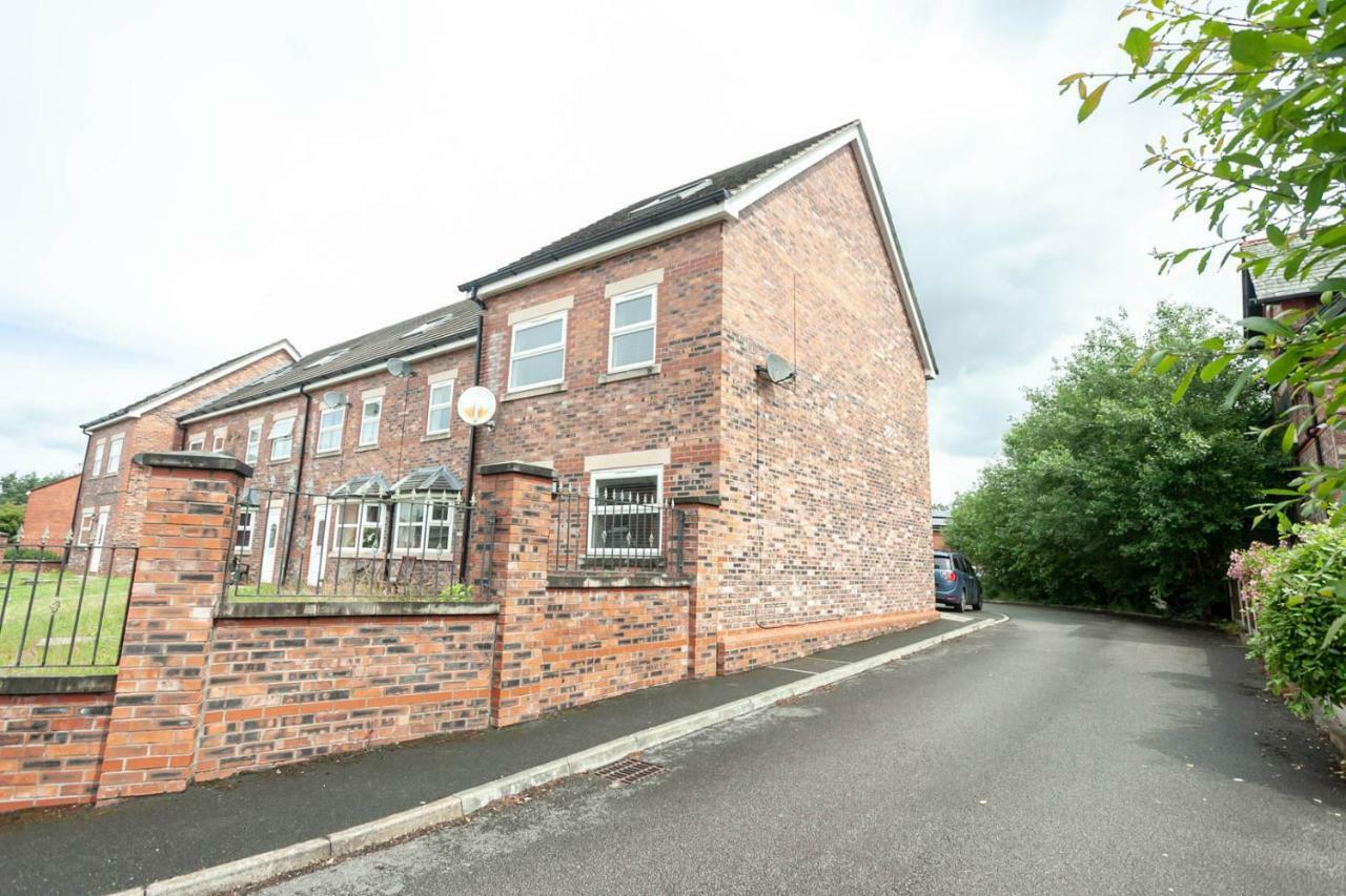 4 Bed Home, Driveway Parking Ideally Located In Latchford, Warrington - Executive St Marys House Exteriér fotografie