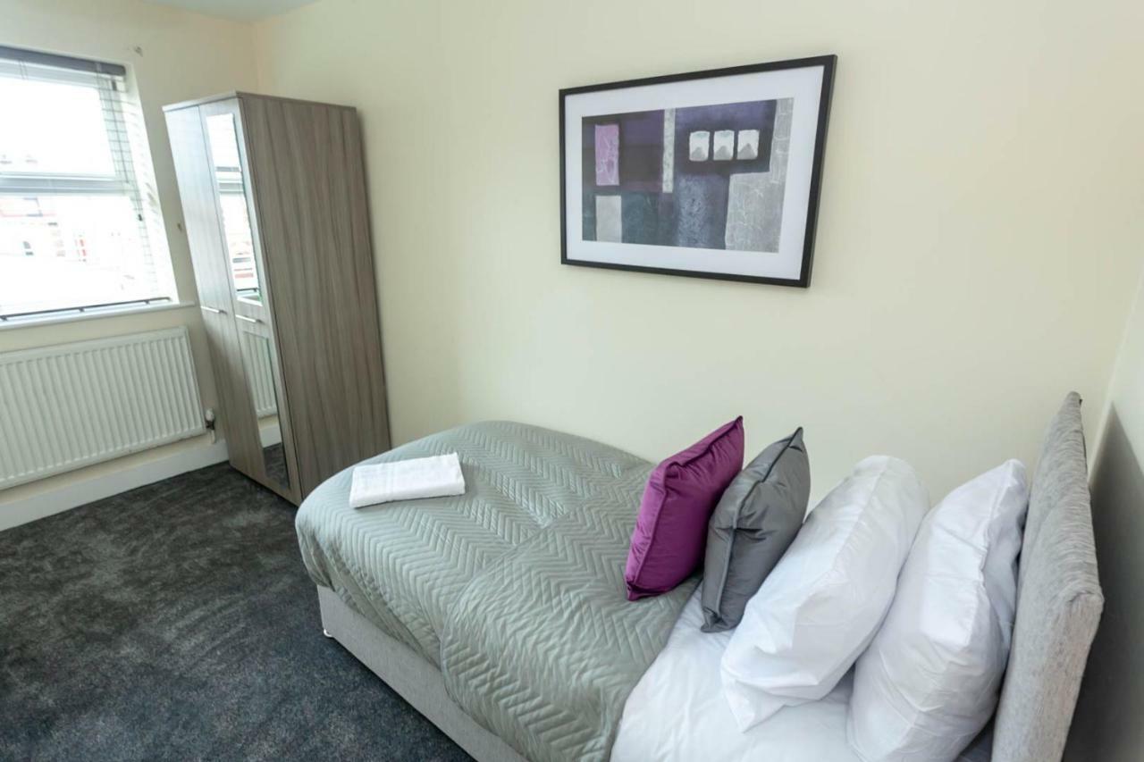 4 Bed Home, Driveway Parking Ideally Located In Latchford, Warrington - Executive St Marys House Exteriér fotografie