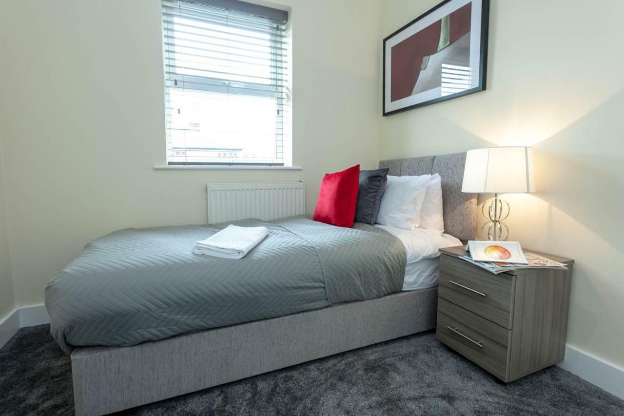 4 Bed Home, Driveway Parking Ideally Located In Latchford, Warrington - Executive St Marys House Exteriér fotografie