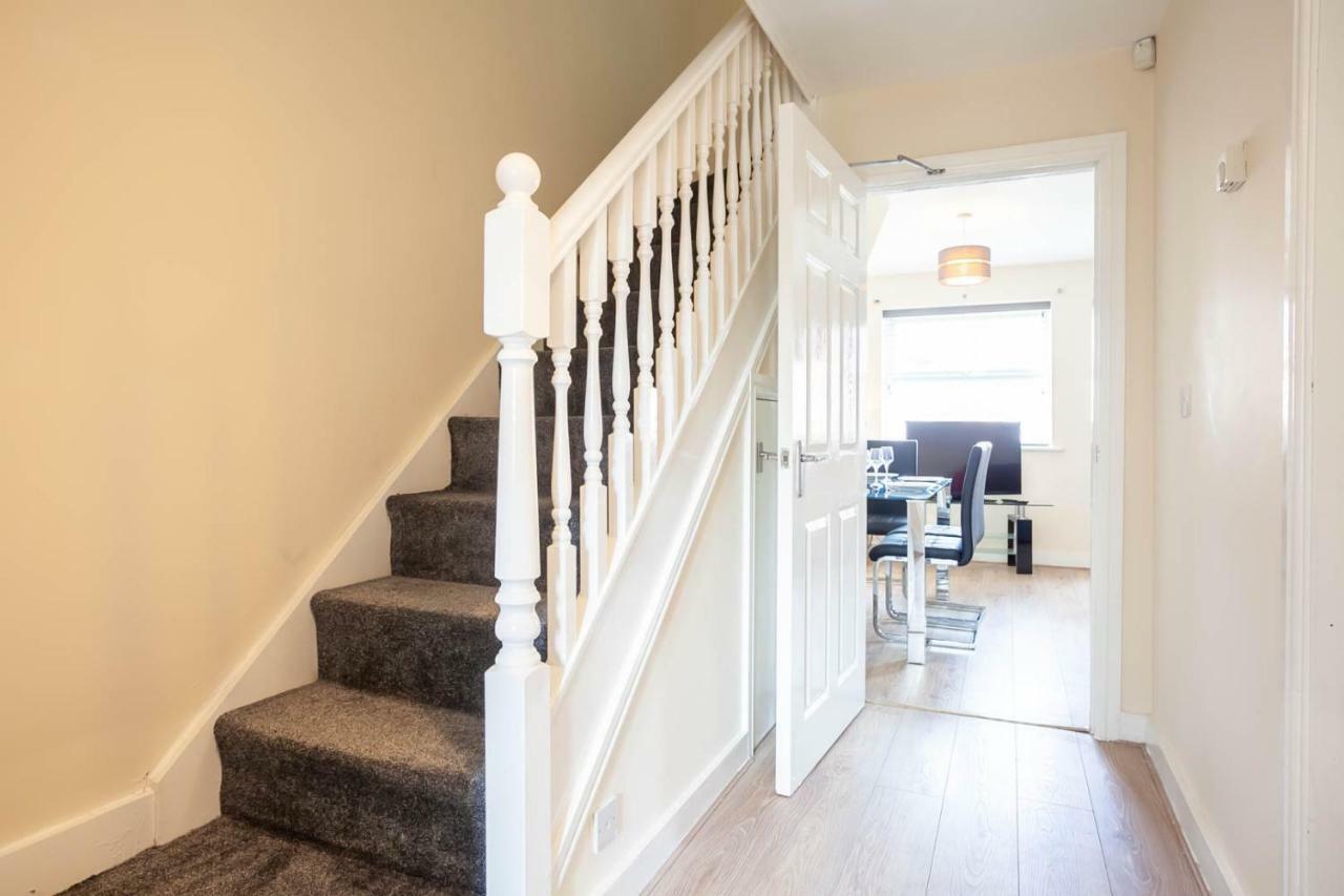 4 Bed Home, Driveway Parking Ideally Located In Latchford, Warrington - Executive St Marys House Exteriér fotografie