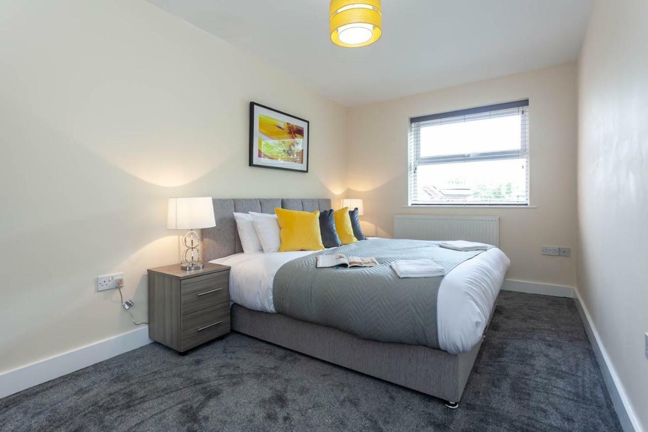 4 Bed Home, Driveway Parking Ideally Located In Latchford, Warrington - Executive St Marys House Exteriér fotografie
